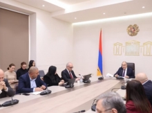 Սույն տարածքում քաղբանտարկյալների առկայությունը հաստատում է բացառապես ամերիկյան դեսպանը