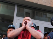 ՈՒ մի զարմացեք, որ մարդիկ սկսում են մտածել, որ տակը ուրիշ բան կա