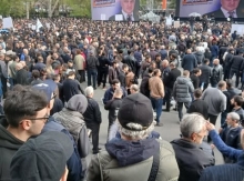 Իշխանություններից զզված այսքան քաղաքացի մի վայրում վաղուց չէինք տեսել