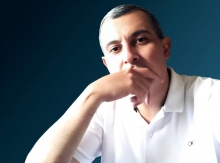 «Կիսաբաց լուսամուտները» տեղափոխվել են ԱԺ, որտեղ գաստրոլներով հանդես են գալիս «բերանբաց կիսամուտները»