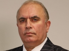 Քանի տիկին Ավանեսյանն ինքնամոռաց պարում էր, մենք սկսեցինք ապահովագրության համակարգի հերձումը