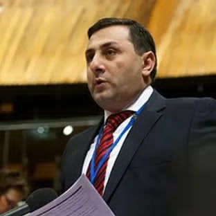 Մեռնում է 3-րդը, ու նրանից պետք է ծնել 4-րդը