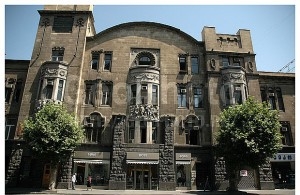 Այրվել է պատմական տան մի մասը