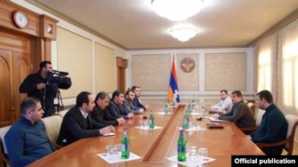 Արայիկ Հարությունյանն ընդունել է Հայաստանից ժամանած բժիշկ-փորձագետներին
