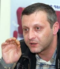 «ԵՎՍ ՄԵԿ-ԵՐԿՈՒ ԱՄԻՍ, ԵՎ ԲՈԼՈՐՍ ՌՈՒՍ-ԹՈՒՐՔԱԿԱՆ ՆԱԽԱԳԾԻ ՁԱԽՈՂՄԱՆ ԱԿԱՆԱՏԵՍԸ ԿԼԻՆԵՆՔ» 
