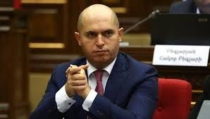 Արմեն Աշոտյան. Գժանոց է