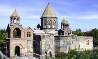 Մայր Աթոռը 26,5 մլն դրամի բժշկական պարագաներ է նվիրել առողջապահական համակարգին