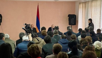 Իսկ քաղաքական պրոցես գեներացնողները սպասում են