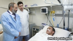 Վարչապետն այցելել է ՊԲ զինծառայող Շամխալ Պետրոսյանին