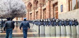 «Դուք միայն անօրինականություններն եք հաճույքով կատարում»