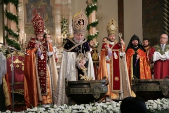 Հայ առաքելական եկեղեցին նշում է Հիսուս Քրիստոսի Աստվածհայտնության և Սուրբ ծննդյան տոնը
