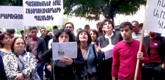 Հայ արդարադատության նորաթուխ Ֆեմիդան չբարեհաճեց մոտենալ քաղաքացիներին