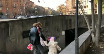 Այստեղով անցնելիս քիթդ տանը պետք է թողնես