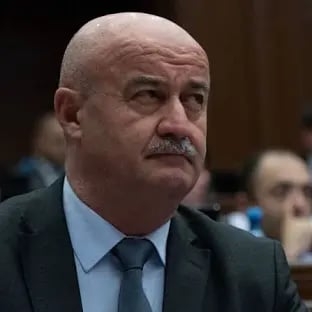 Աղազարյանը երկու ճանապարհ ունի