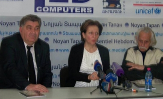 «Որ ալիքը միացնում ես` պարում են ու երգում. հա՛յ ժողովուրդ, դու ե՞րբ ես մտածելու»
