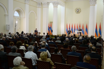 Նախագահը հանձնեց իր մրցանակները 