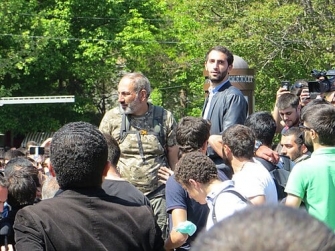 Ինչ-որ շատ բան չե՞ք վերցնում ձեզ վրա