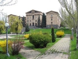 ՊԱՏՄՈՒԹՅՈՒՆԸ` ՃՇՄԱՐՏՈՒԹՅԱՆ ՀԱՆՁՆԱԿԱՏԱՐ
