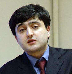 «ՏԱՐԱԾԱՇՐՋԱՆՈՒՄ ԻՐԱՆԸ ԲԱՑԱՌԱՊԵՍ ԻՐ ՇԱՀԵՐՆ Է ՀԵՏԱՊՆԴՈՒՄ և ԵԼՆՈՒՄ Է ԼՈԿ ԻՐ ԱԶԳԱՅԻՆ ՆՊԱՏԱԿՆԵՐԻՑ»