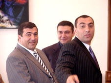 Ասում են...