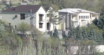 Սկսեց իրենի՞ց