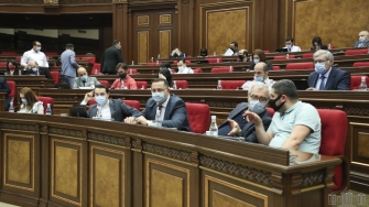 «Իմ քայլի» պատգամավորները ներկայացրել են Սահմանադրության փոփոխությունների նախագիծ
