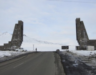 Ա՜խ, եր­նեկ էս նոր տա­րին 