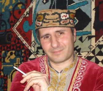 Արմեն ՀԱԿՈԲՅԱՆ. Կան մարդիկ, որ երգչի, դերասանի մասին դատում են նրա բեմական կերպարով