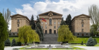 Պետության ինստիտուցիոնալ դեֆորմացիայի հետևանքը ավտորիտարիզմի հաստատումն է