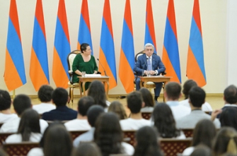 Ժամանակն է, որ «Լույս» հիմնադրամի աշխատանքների ռազմավարական վերանայում իրականացնենք. Նախագահը հանդիպել է կրթաթոշակառուներին