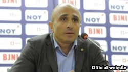 Հայաստանի հավաքականի գլխավոր մարզիչ Արթուր Պետրոսյանը հրաժարական է ներկայացրել