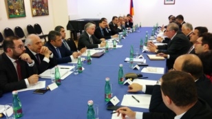 Էդվարդ Նալբանդյան. «Իրավիճակի սրումը ապտակ է եռանախագահող երկրներին»