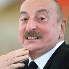 Ալիևի կողմից ղեկավարվող և Սանասարը թուրքին նվիրած դավաճանը խոսում է ինքնիշխանությունից և իրական Հայաստանից