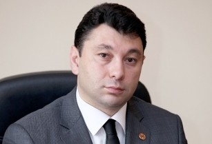 Էդուարդ Շարմազանովը կմասնակցի Բելառուսի նախագահի երդմնակալությանը