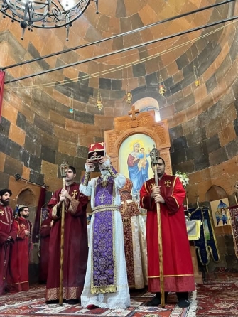 Ինչո՞ւ մասնակցել Սուրբ Խաչի տոնի Սբ Պատարագին