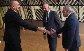 Ձեռք ձեռքի տված՝ որոշել են կեղծել նաև նորագույն պատմությունը
