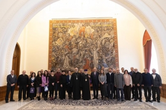 Ամենայն Հայոց Կաթողիկոսը շնորհավորեց Մայր Աթոռի պաշտոնեությանը