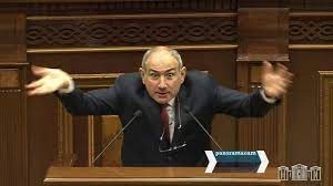 Մի գիժ քարը գցեց փոսը, տասը խելոք չկարողացան հանել