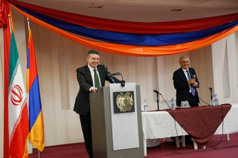 Կարեն Կարապետյան. Բոլորիդ առաջարկում եմ ապրել երկու տան մեջ