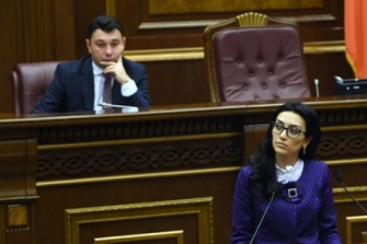 Մի կաթսայում երեք գլուխ չի եփվի