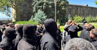Երկրի ներսում ստեղծված բարդակխանան է՛լ ավելի է խորանալու՝ վերածվելով քաոսի