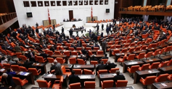 Քաղաքականության մեջ փոքր հաղթանակը դուռ է բացում մեծ հաղթանակների առաջ, փոքր պարտությունը սկիզբն է մեծ պարտության