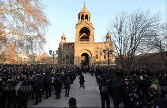 Շատ ծանր է տարել Մայր Աթոռի տարածքում տեղի ունեցածը, երբ իր 10 տիրադավերն ուղղակի դուրս շպրտվեցին Սրբության Սրբոցից