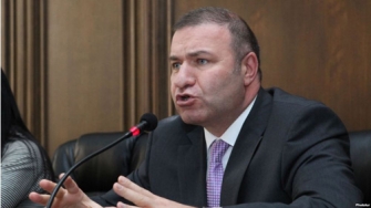 Շարքային քամելեոն, որ իրեն գեներալ է երևակայում