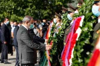 Վարչապետը հարգանքի տուրք է մատուցել Հայրենիքի անկախության համար իրենց կյանքը զոհաբերած հայորդիների հիշատակին