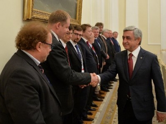 Նախագահը հյուրընկալել է «Վալդայ» ակումբի երևանյան նիստի մասնակիցներին 