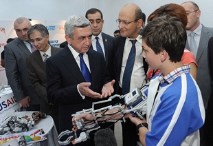 ՀՀ նախագահը ներկա է եղել «ԴիջիԹեք էքսպո-2012»-ի բացմանը