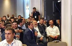 Փողոցից պալատ ընկած անթրաշ պաշտոնյաների երկիր