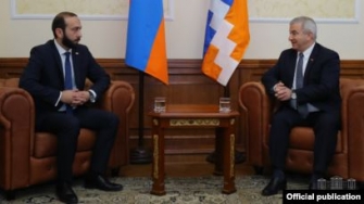 Արարատ Միրզոյանը զրույց է ունեցել Աշոտ Ղուլյանի հետ