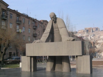 SOS. Թամանյանը շրջափակվում է